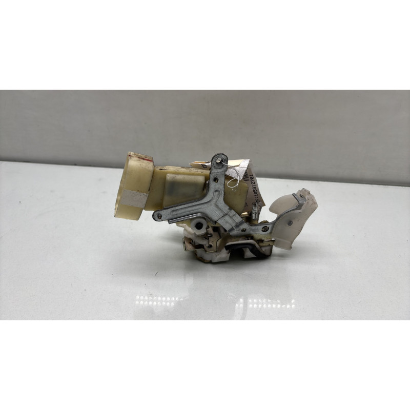 Serrure avant droit TOYOTA YARIS 1 Photo n°3