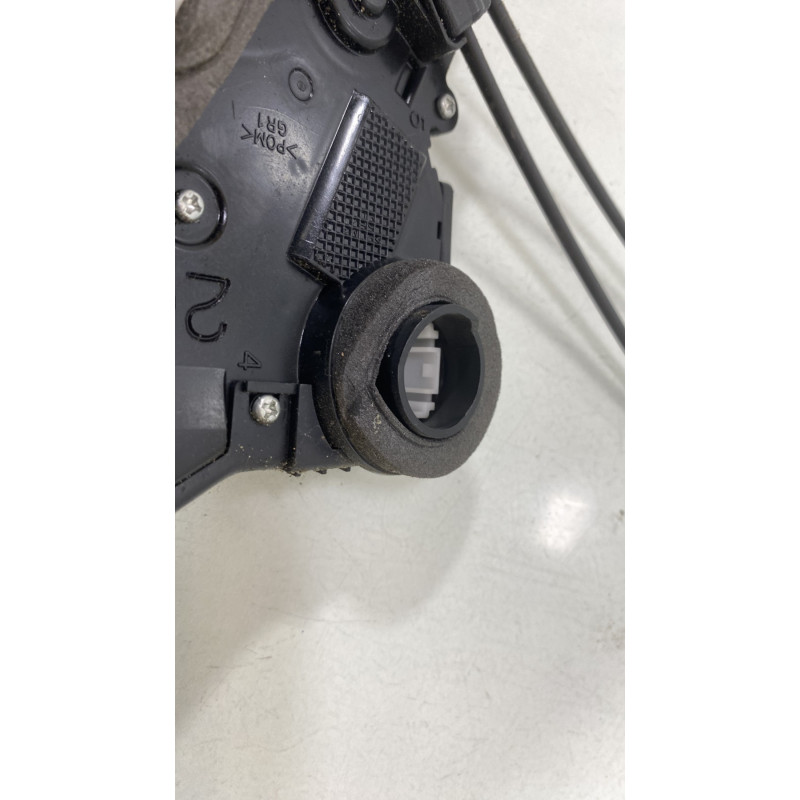 Serrure avant droit TOYOTA YARIS 2 Photo n°4