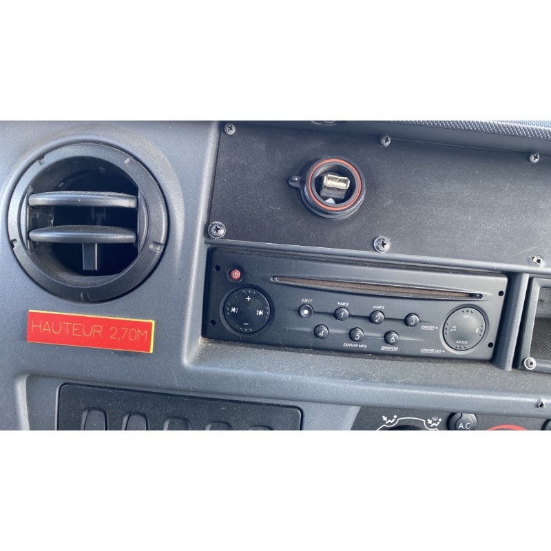 Custode avant gauche (porte) RENAULT MASTER 2 Photo n°18