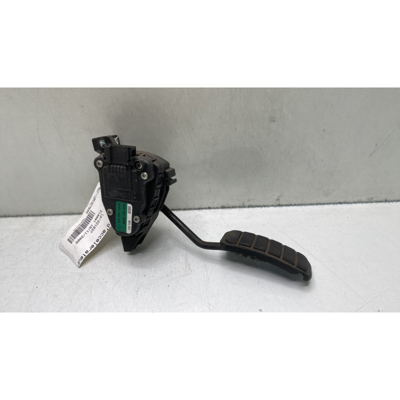 Pedale d'accelerateur RENAULT MASTER 2 Photo n°1