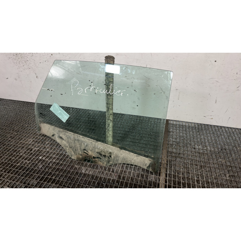 Vitre arriere droit OPEL ASTRA J Photo n°3