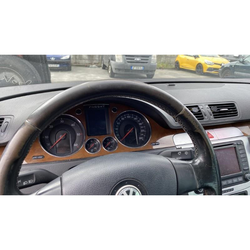 Vitre arriere gauche VOLKSWAGEN PASSAT 5 Photo n°8
