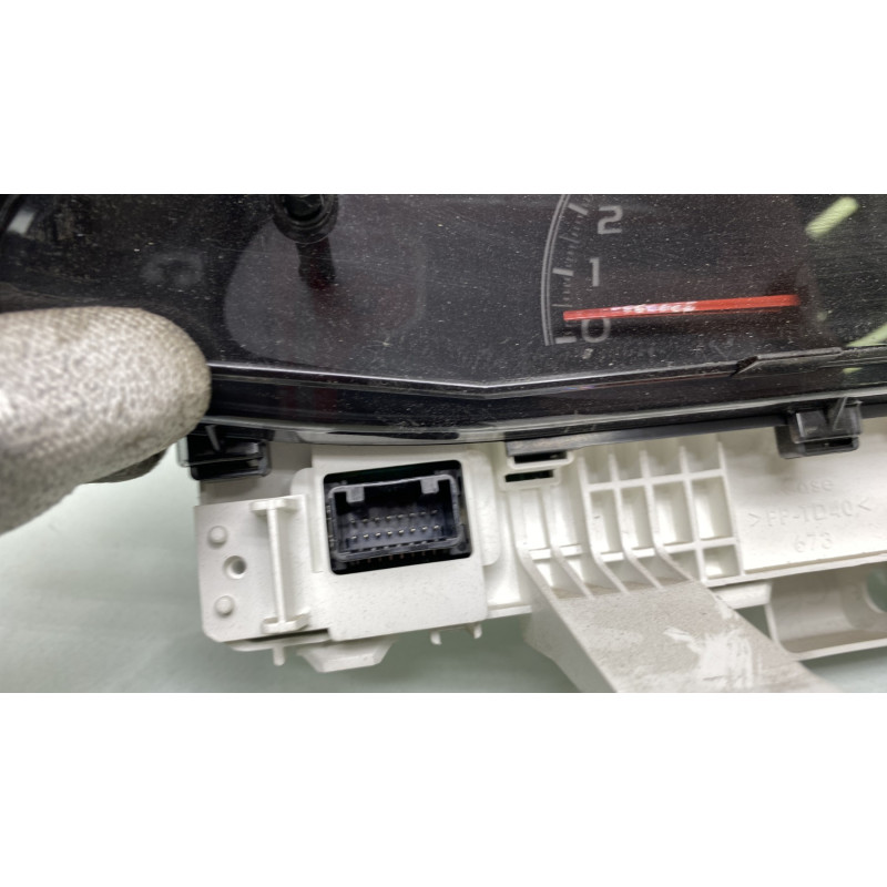 Compteur TOYOTA YARIS 2 Photo n°4