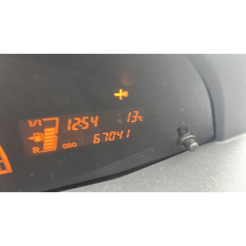Verin de coffre TOYOTA YARIS 2 Photo n°20