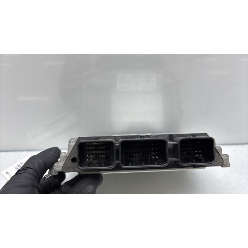 Calculateur moteur PEUGEOT 3008 1 Photo n°3