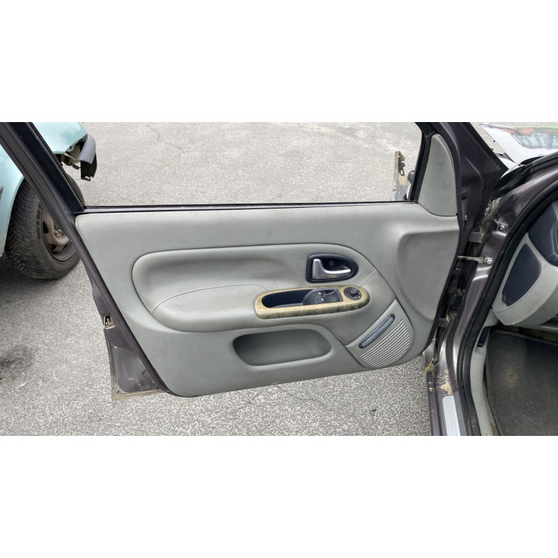 Poignee porte avant gauche RENAULT CLIO 2 Photo n°13