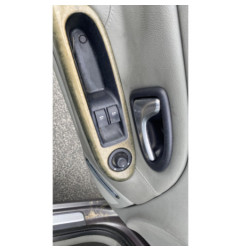 Poignee porte avant gauche RENAULT CLIO 2
