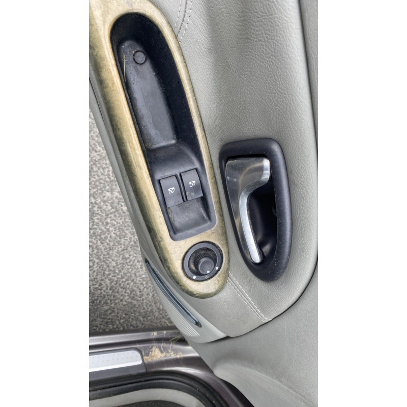 Poignee porte avant gauche RENAULT CLIO 2 Photo n°14