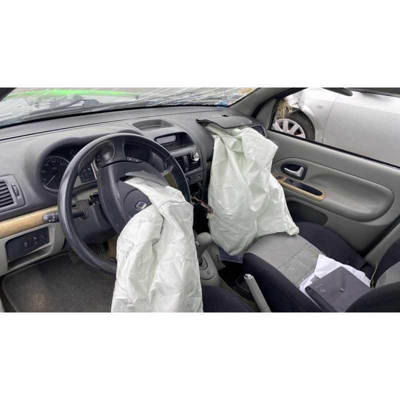 Poignee porte avant gauche RENAULT CLIO 2 Photo n°17