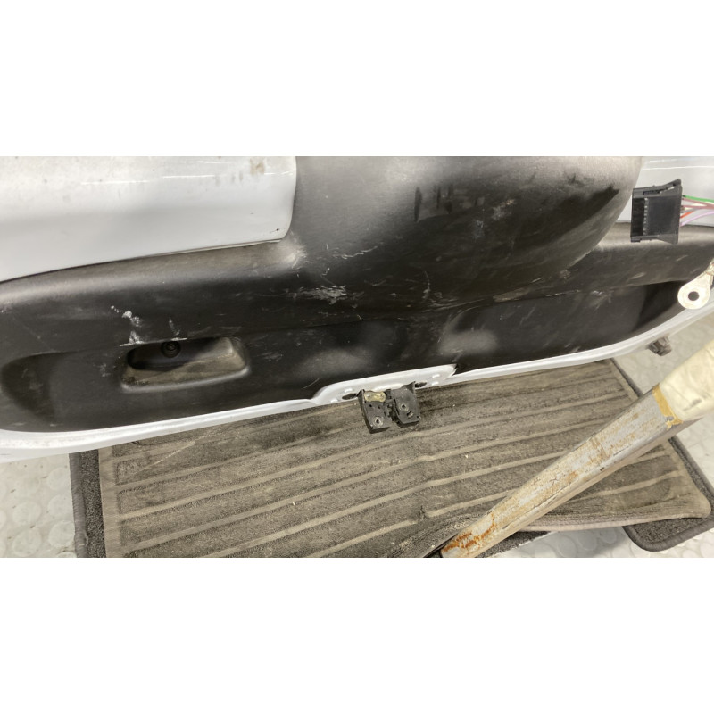 Malle/Hayon arriere RENAULT TWINGO 2 Photo n°12