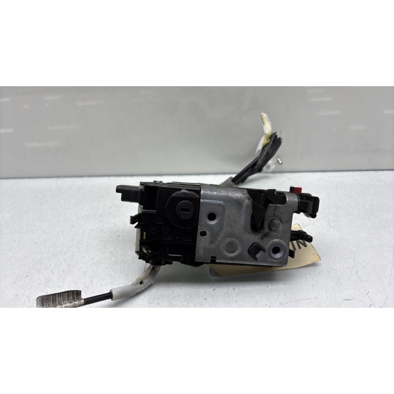 Serrure arriere droit PEUGEOT 208 1 Photo n°8