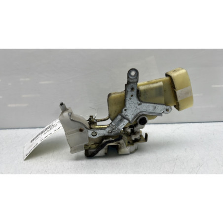 Serrure avant gauche TOYOTA YARIS 1