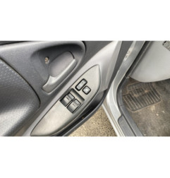 Serrure avant gauche TOYOTA YARIS 1