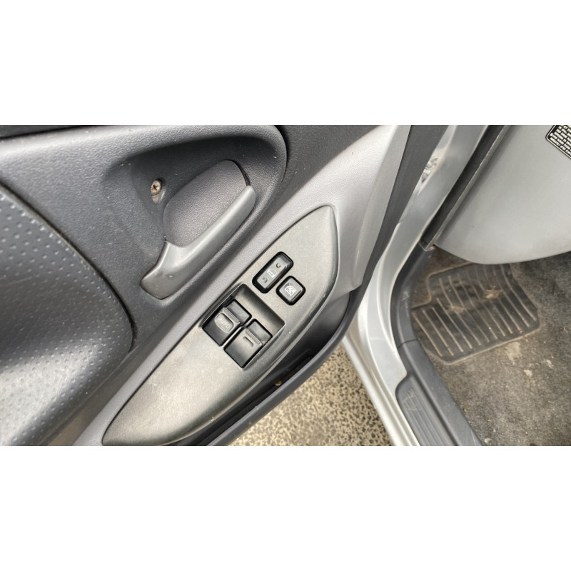 Serrure avant gauche TOYOTA YARIS 1 Photo n°16