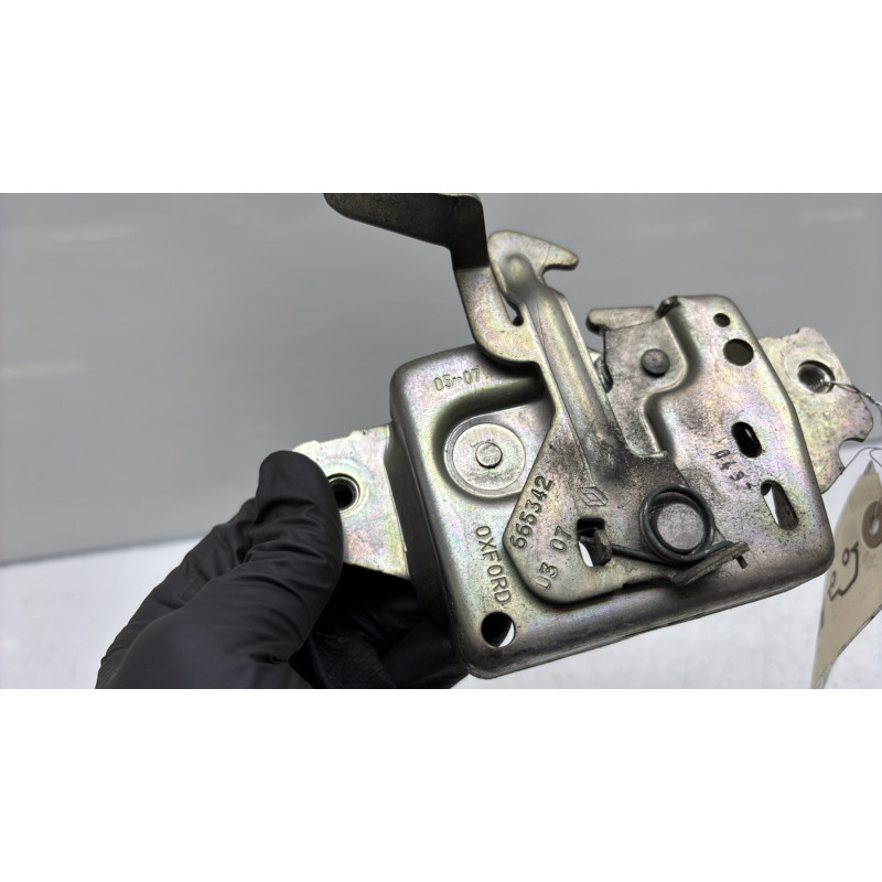 Fermeture de capot RENAULT CLIO 3 Photo n°3