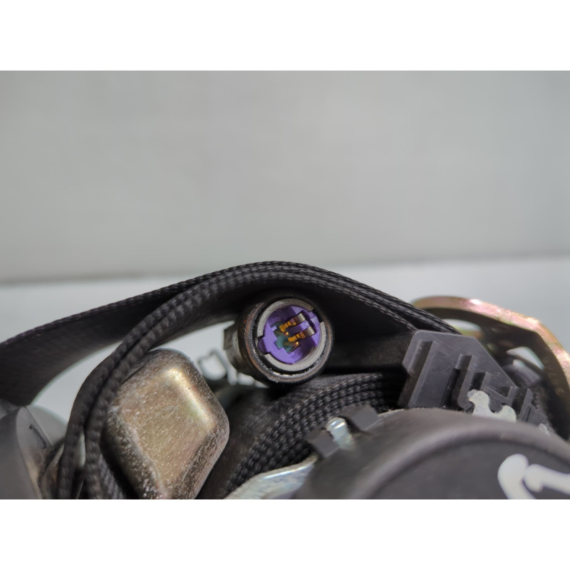Pretensionneur de ceinture avant droit VOLKSWAGEN GOLF 5 Photo n°4