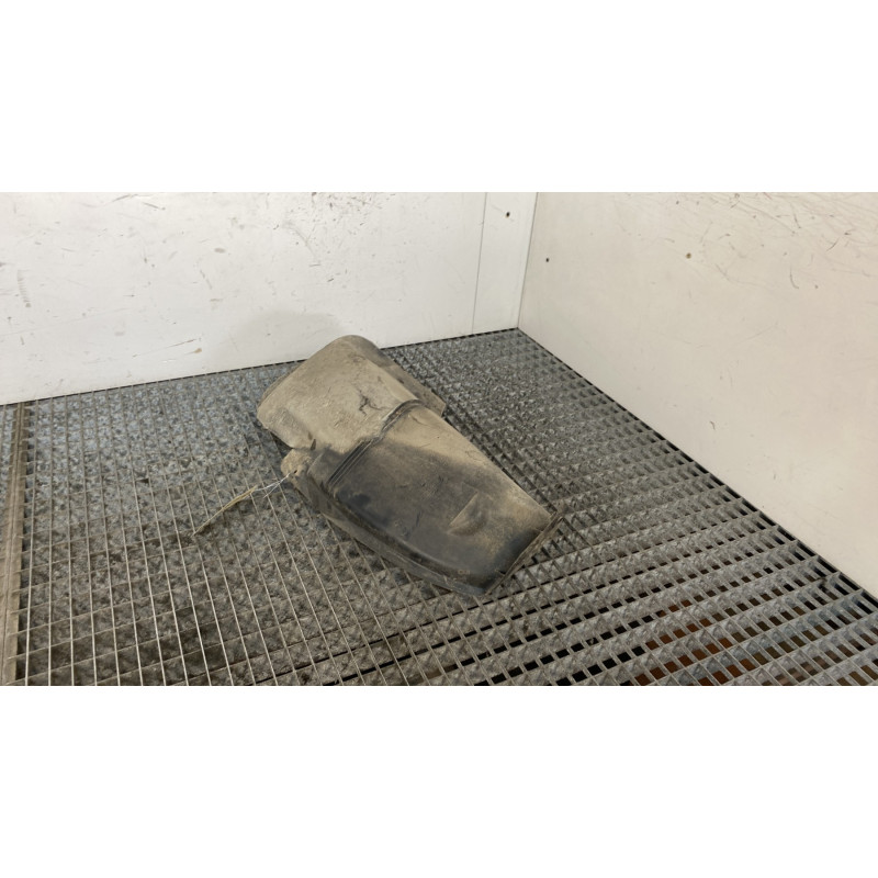 Pare boue arriere gauche RENAULT CLIO 2 Photo n°2