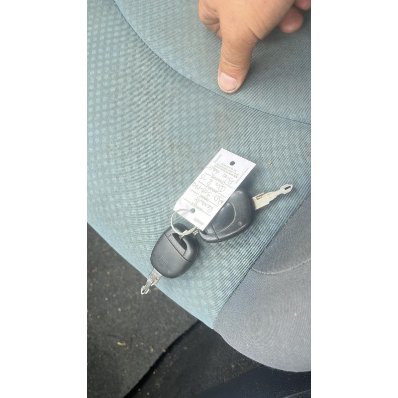 Pare boue arriere gauche RENAULT CLIO 2 Photo n°5