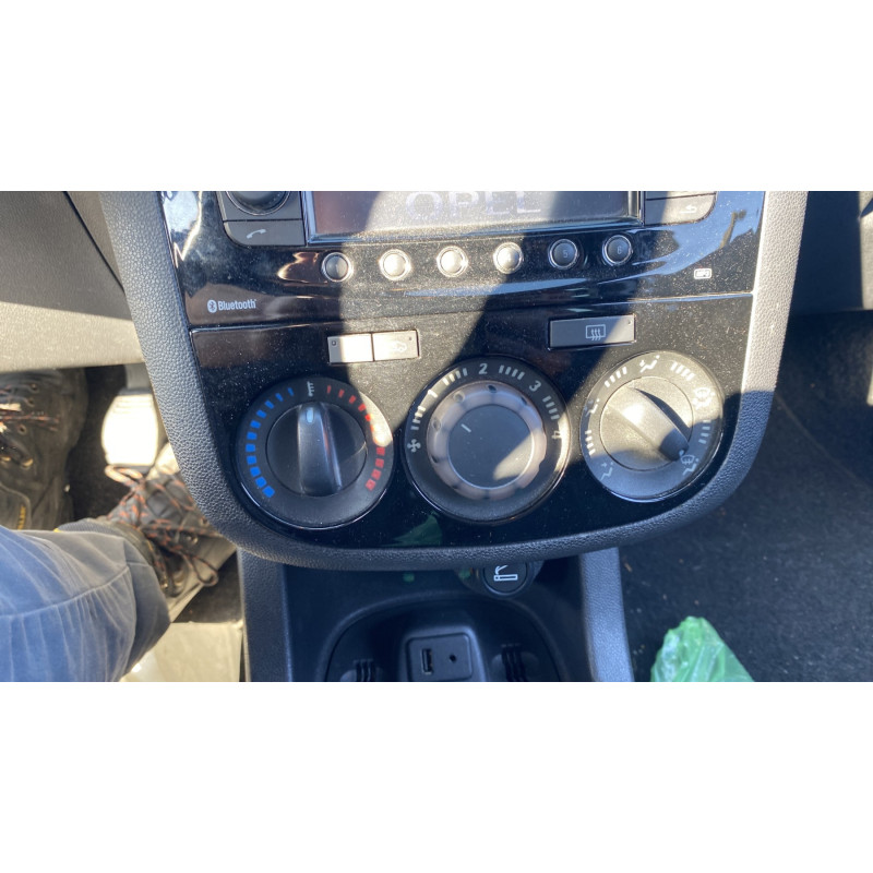 Ceinture avant droit OPEL CORSA D Photo n°20