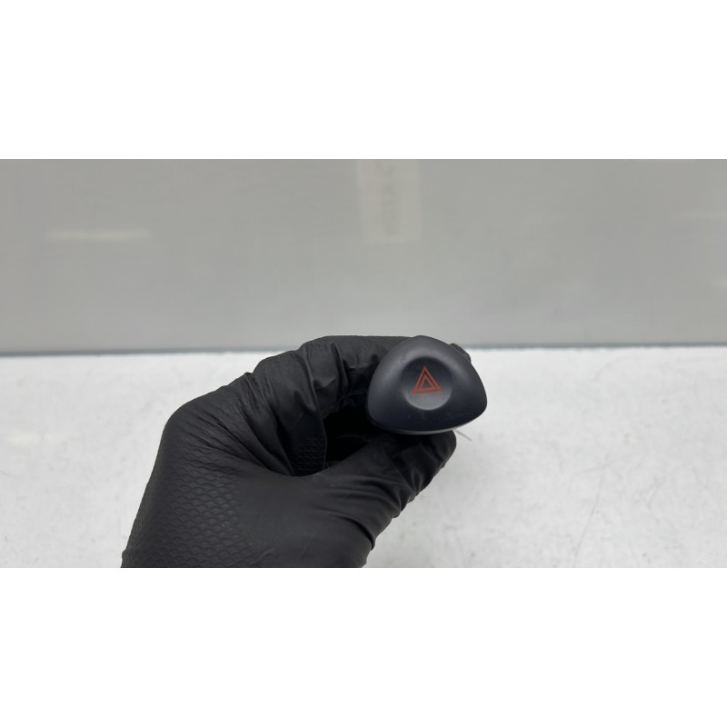 Bouton de warning RENAULT CLIO 2 Photo n°1