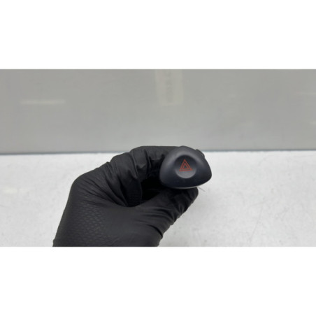 Bouton de warning RENAULT CLIO 2 Photo n°1