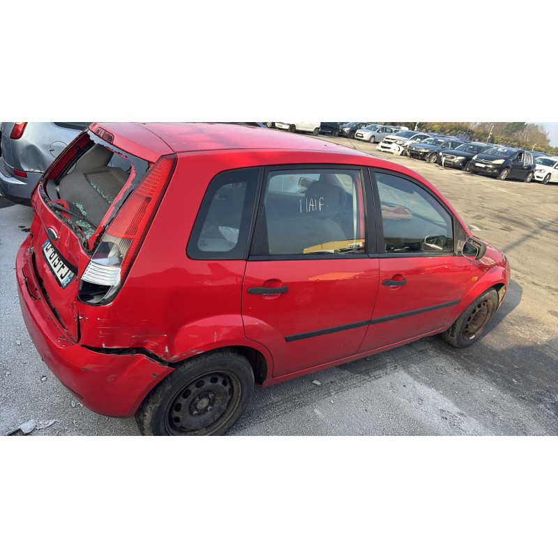 Vitre arriere gauche FORD FIESTA 5 Photo n°10