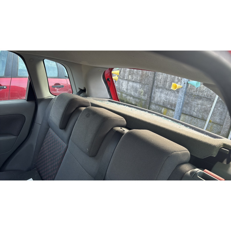 Vitre arriere gauche FORD FIESTA 5 Photo n°15