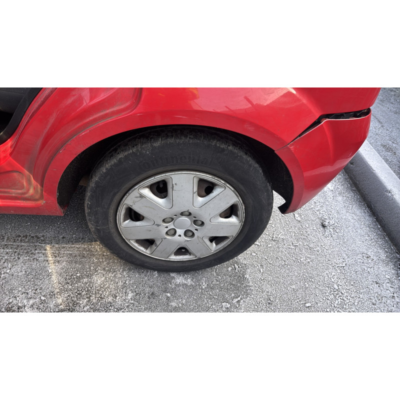 Vitre arriere gauche FORD FIESTA 5 Photo n°18