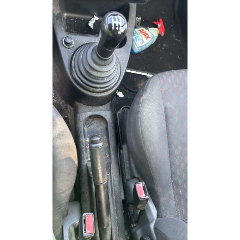 Vitre arriere gauche FORD FIESTA 5 Photo n°19