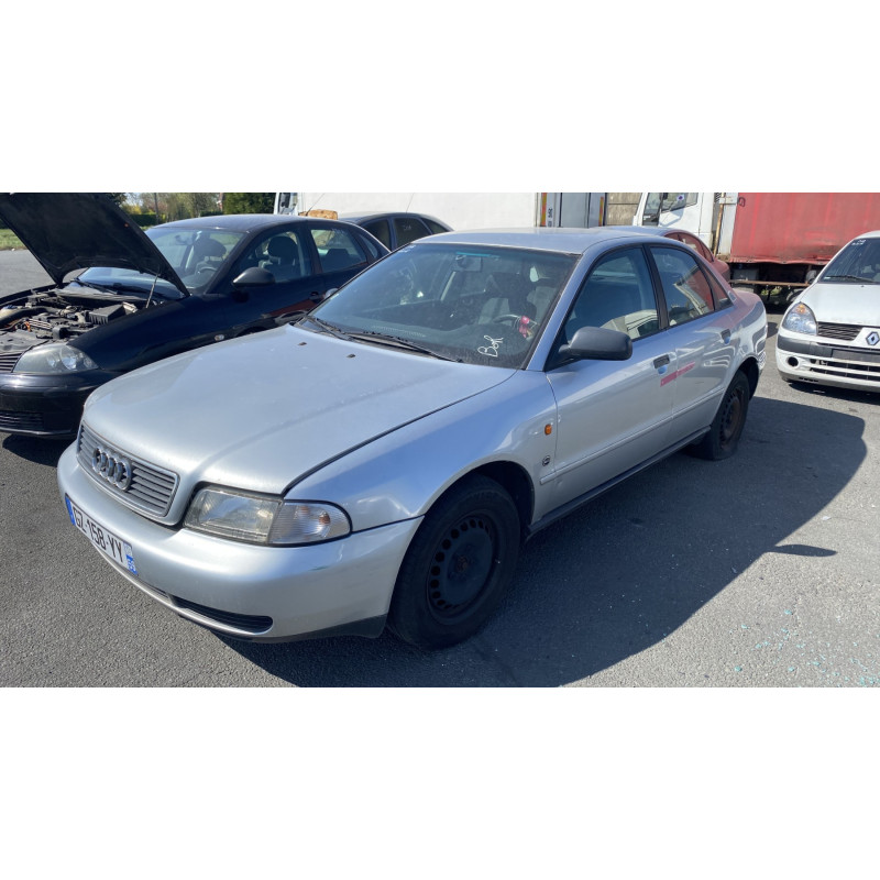 Feu arriere principal droit (feux) AUDI A4 1 Photo n°4
