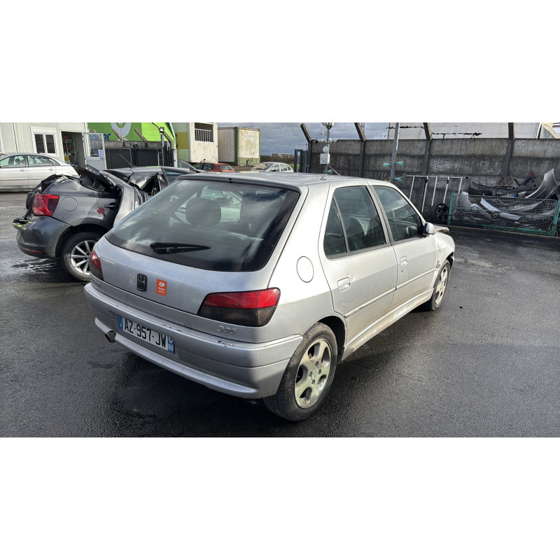 Vitre arriere gauche PEUGEOT 306 Photo n°9