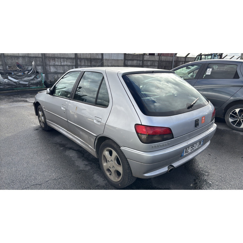 Vitre arriere gauche PEUGEOT 306 Photo n°10