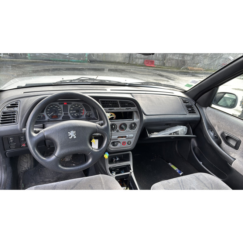 Vitre arriere gauche PEUGEOT 306 Photo n°18