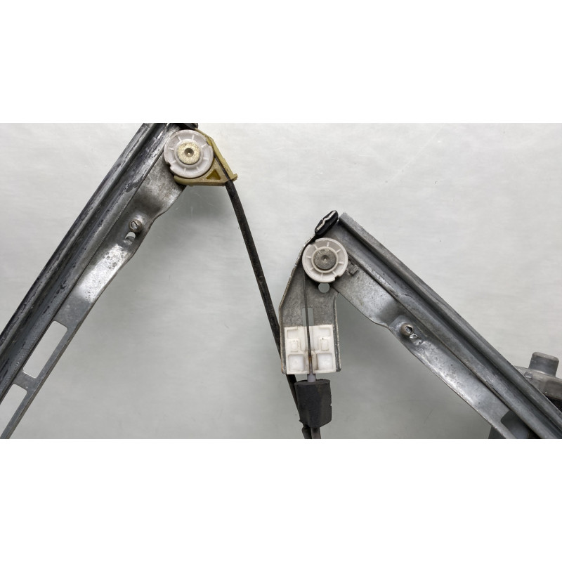 Leve vitre electrique avant gauche PEUGEOT 206 Photo n°4