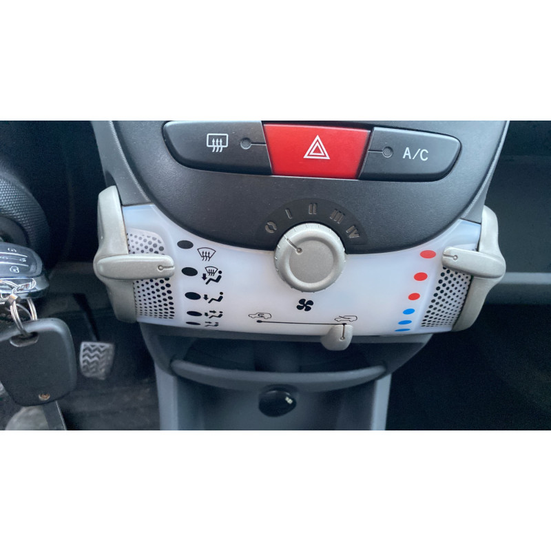 Lunette arriere CITROEN C1 1 Photo n°18