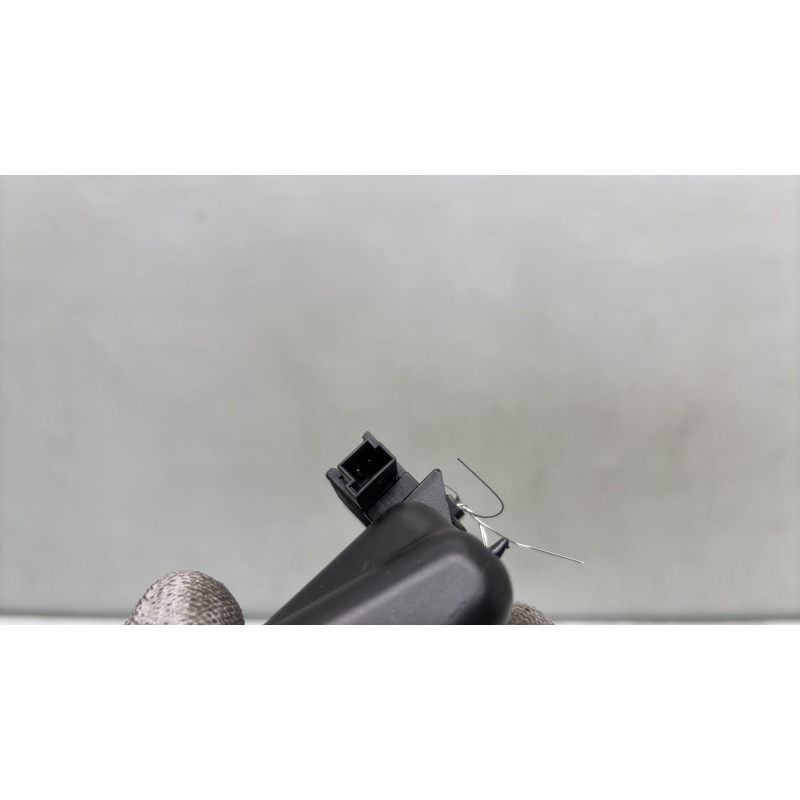 Bouton de coffre BMW SERIE 5 E61 Photo n°3