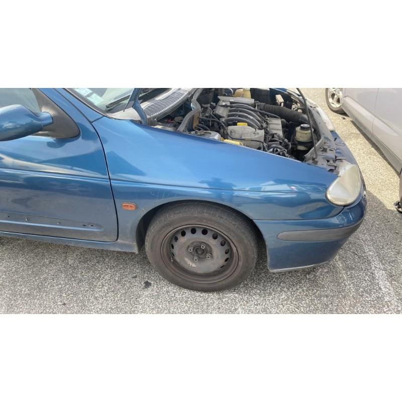 Capot RENAULT MEGANE 1 Photo n°16