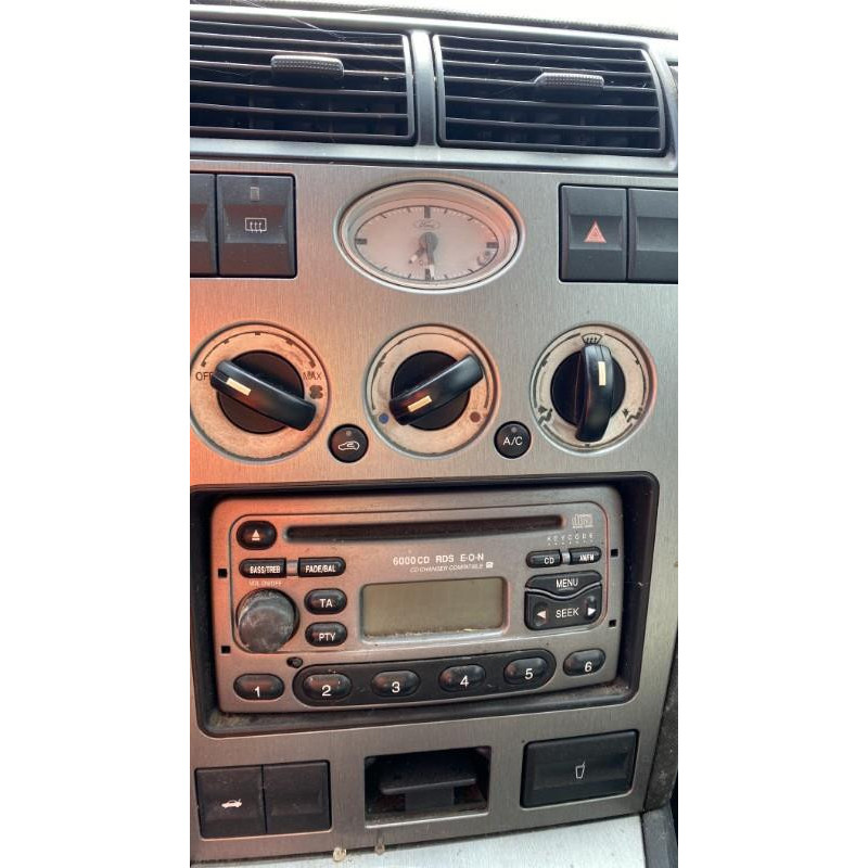 Vitre arriere gauche FORD MONDEO 2 Photo n°15