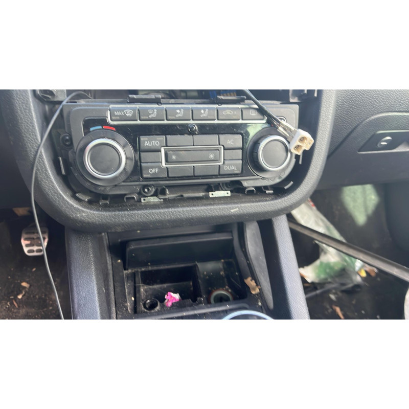 Poignee porte avant gauche VOLKSWAGEN SCIROCCO 3 Photo n°5