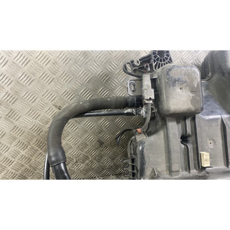 Reservoir AdBlue OPEL VIVARO 3 Photo n°4