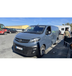 Feu arriere stop central OPEL VIVARO 3