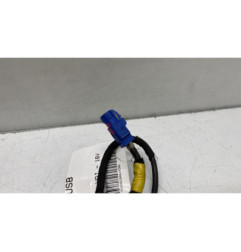 Prise port USB OPEL VIVARO 3