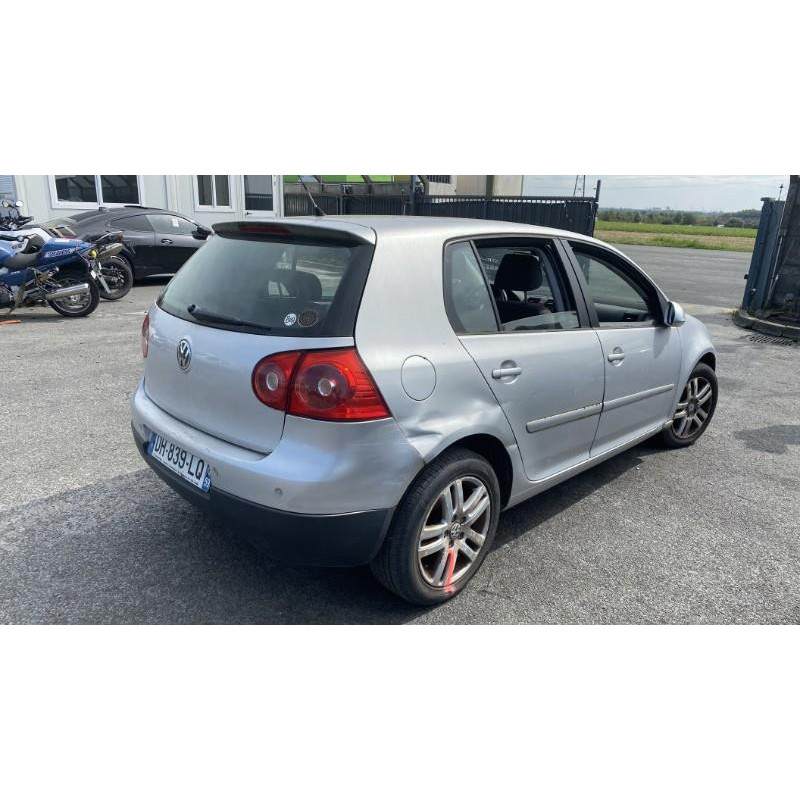 Feu arriere secondaire gauche (feux) VOLKSWAGEN GOLF 5 Photo n°9