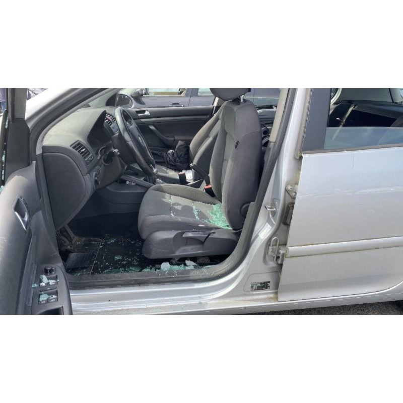 Feu arriere secondaire gauche (feux) VOLKSWAGEN GOLF 5 Photo n°19