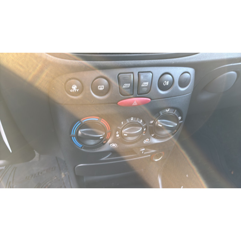 Poignee porte avant gauche FIAT PUNTO 2 Photo n°19
