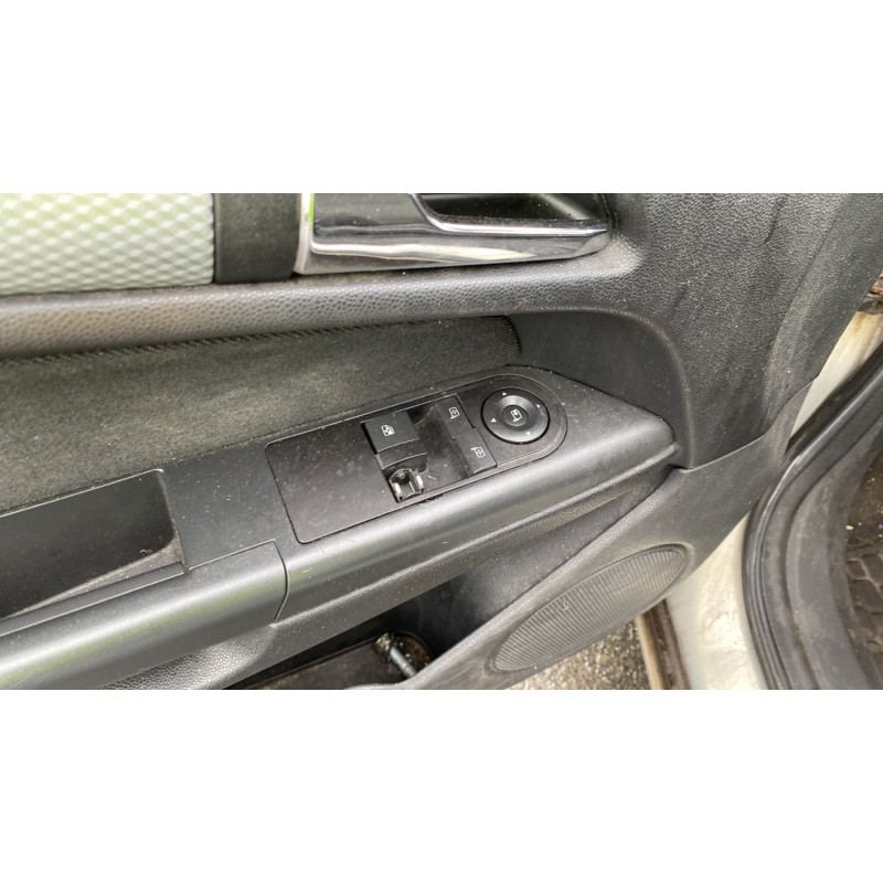 Feu arriere principal droit (feux) OPEL ASTRA H Photo n°13