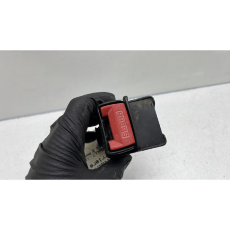 Attache ceinture arriere gauche RENAULT CLIO 2