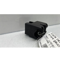 Attache ceinture arriere gauche RENAULT CLIO 2