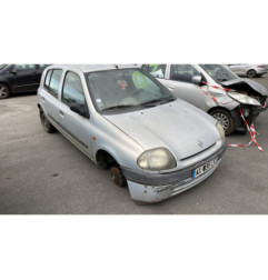 Attache ceinture arriere gauche RENAULT CLIO 2