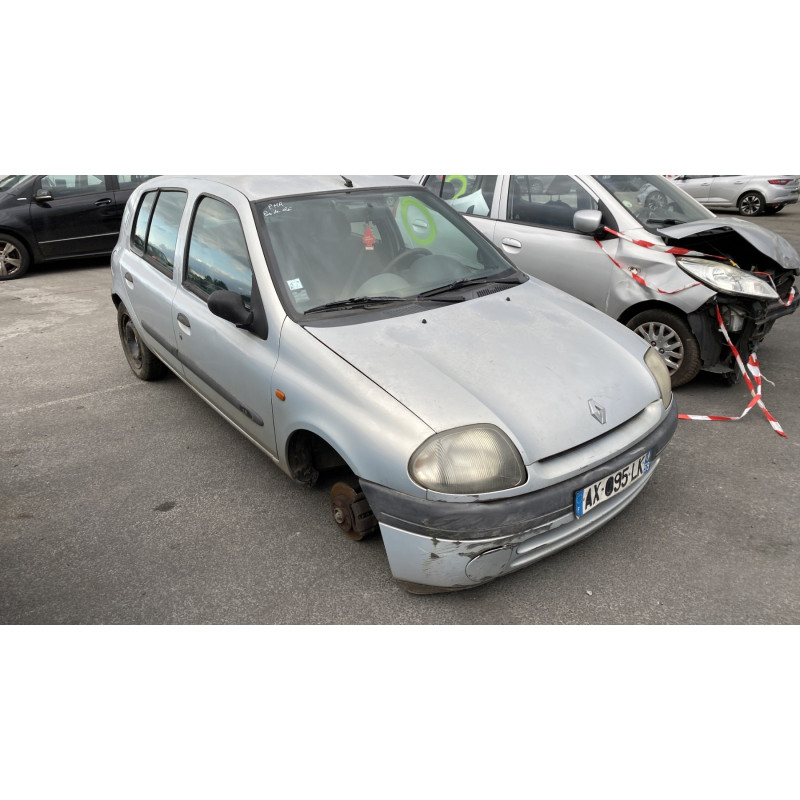 Attache ceinture arriere gauche RENAULT CLIO 2 Photo n°7